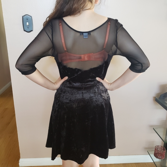 Dress - Picture 3 of 4